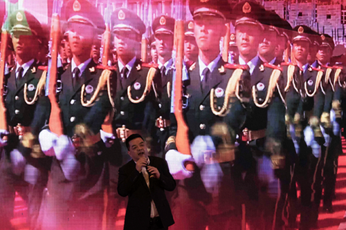 二分公司總經理鄭信貴演唱《我和我的祖國》